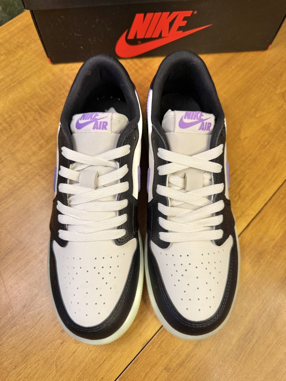 Nike New Nike Air Jordan 1 Retro Low OG HF0410-001 6Y Size US 6 / EU 39 - 10 Thumbnail