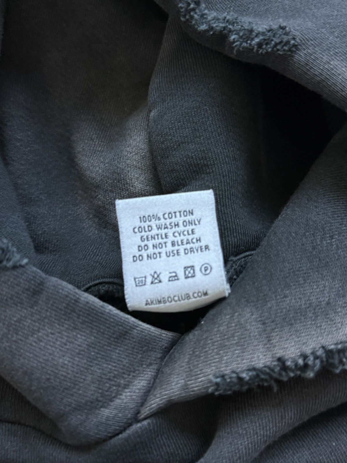 Akimbo Club "WATCH-PEEKER" DISTRESSED HOODIE - SUN FADED BLACK Size US M / EU 48-50 / 2 - 4 Thumbnail