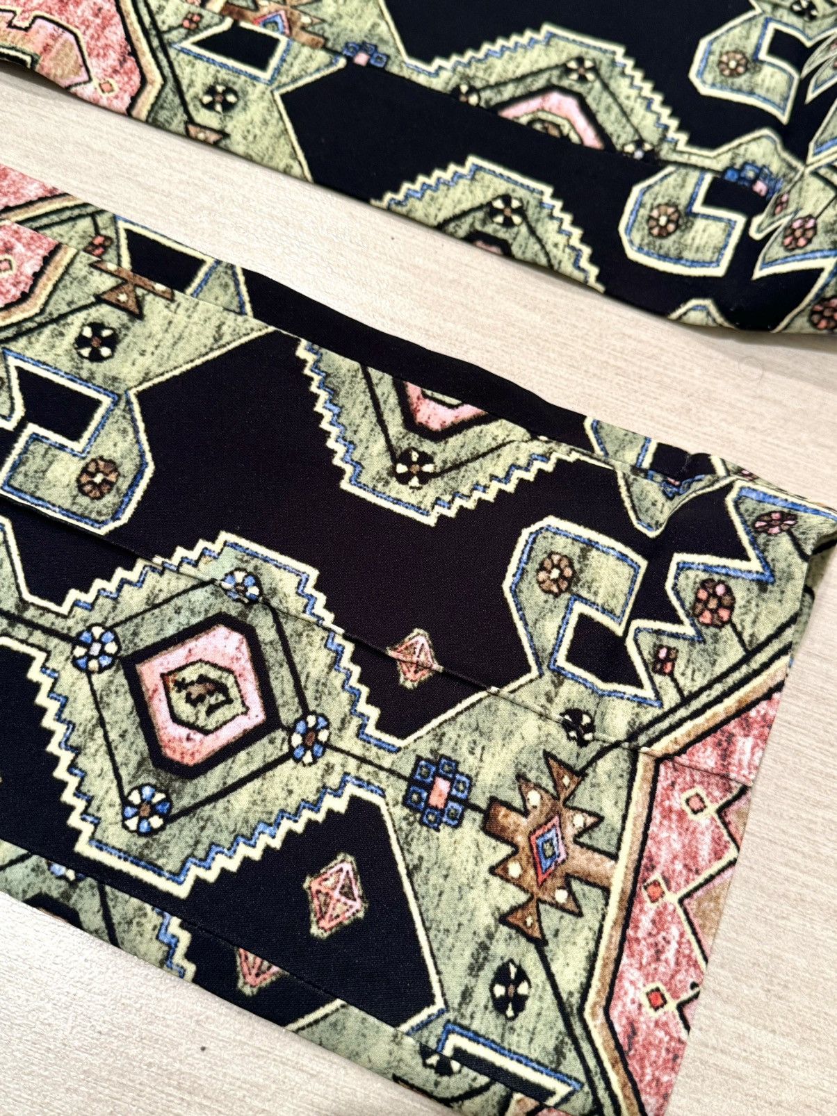 Givenchy × Riccardo Tisci riccardo tisci givenchy carpet print pants 36 fr women ss16 Size US XS / EU 42 / 0 - 8 Thumbnail