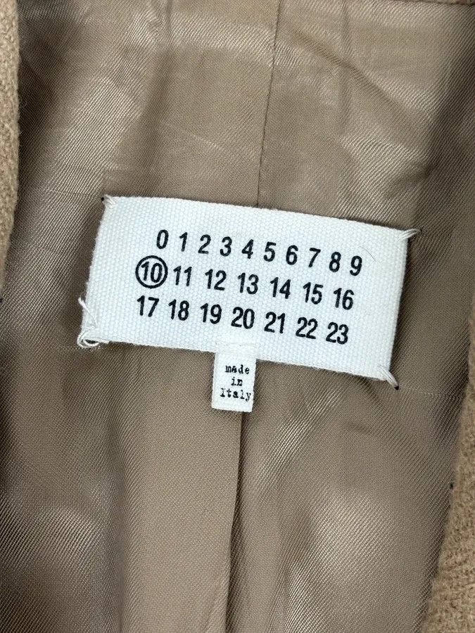 Maison Margiela AW2015 Maison Margiela Beige Wool Minimalist Coat Size US L / EU 52-54 / 3 - 10 Thumbnail