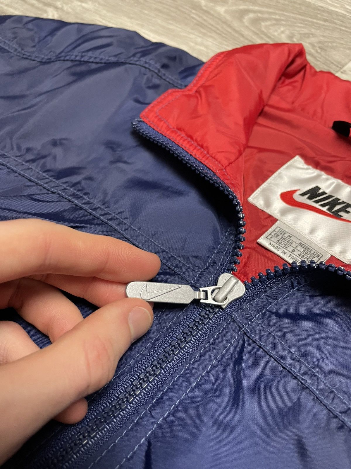 Nike Vintage 90s Nike Big Swoosh Logo Nylon Jacket Size US M / EU 48-50 / 2 - 14 Thumbnail