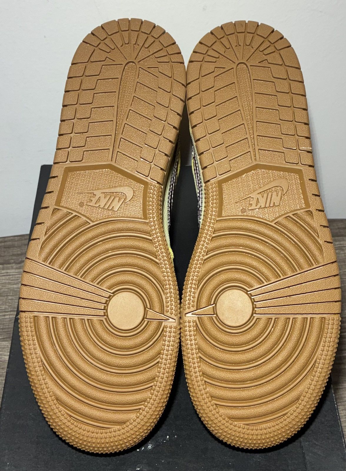Jordan Brand Size 6Y - Air Jordan 1 Mid SE French Fries (GS) Size US 6 / EU 39 - 6 Thumbnail