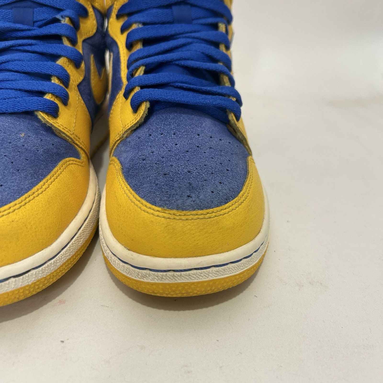 Nike Nike Air Jordan Retro 1 High OG GS “Yellow Laney Blue” 2013 Size US 8.5 / IT 38.5 - 11 Thumbnail