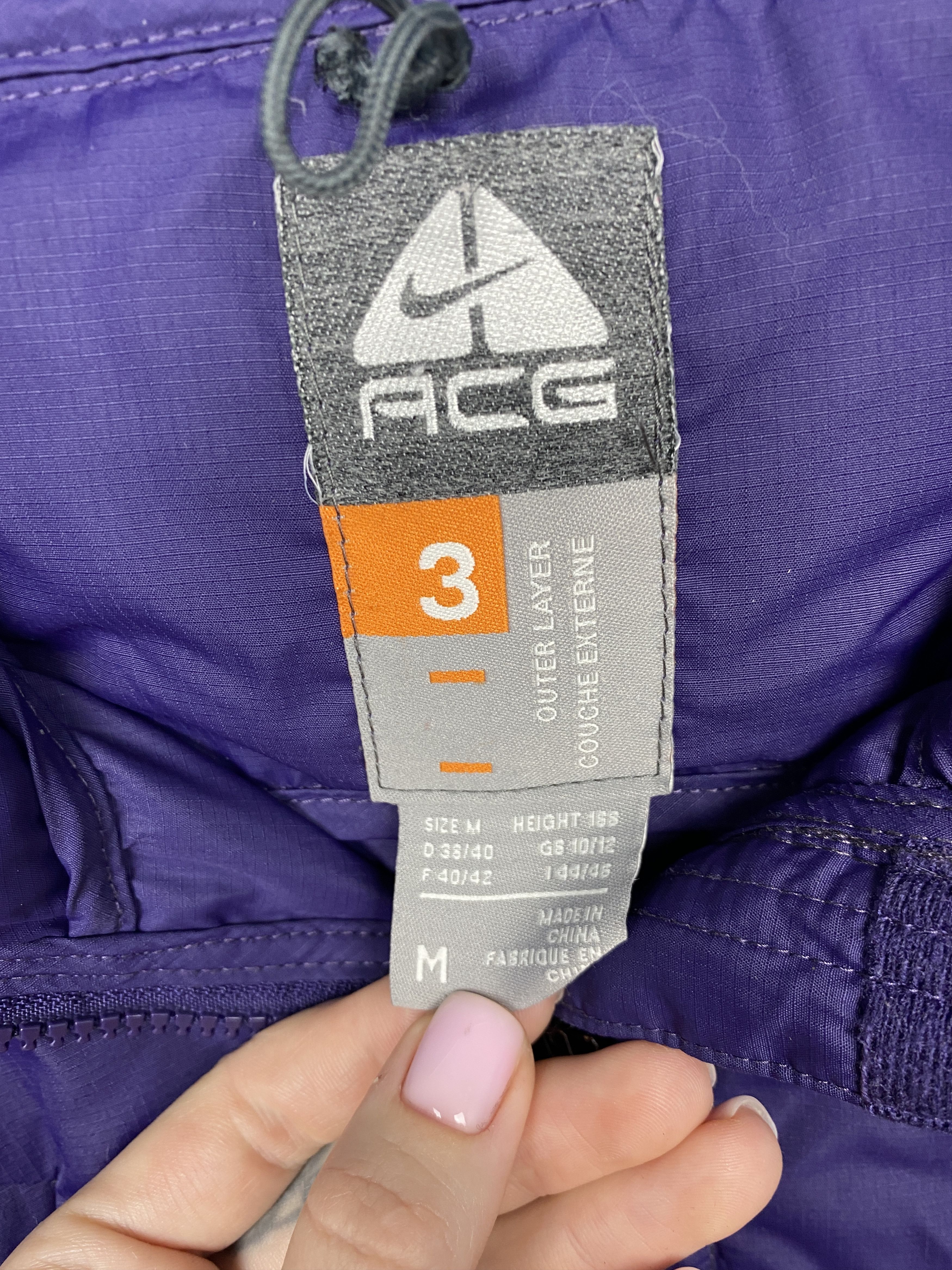Nike ACG Nike ACG Vintage Womens Down Puffer Jacket Size M / US 6-8 / IT 42-44 - 5 Thumbnail