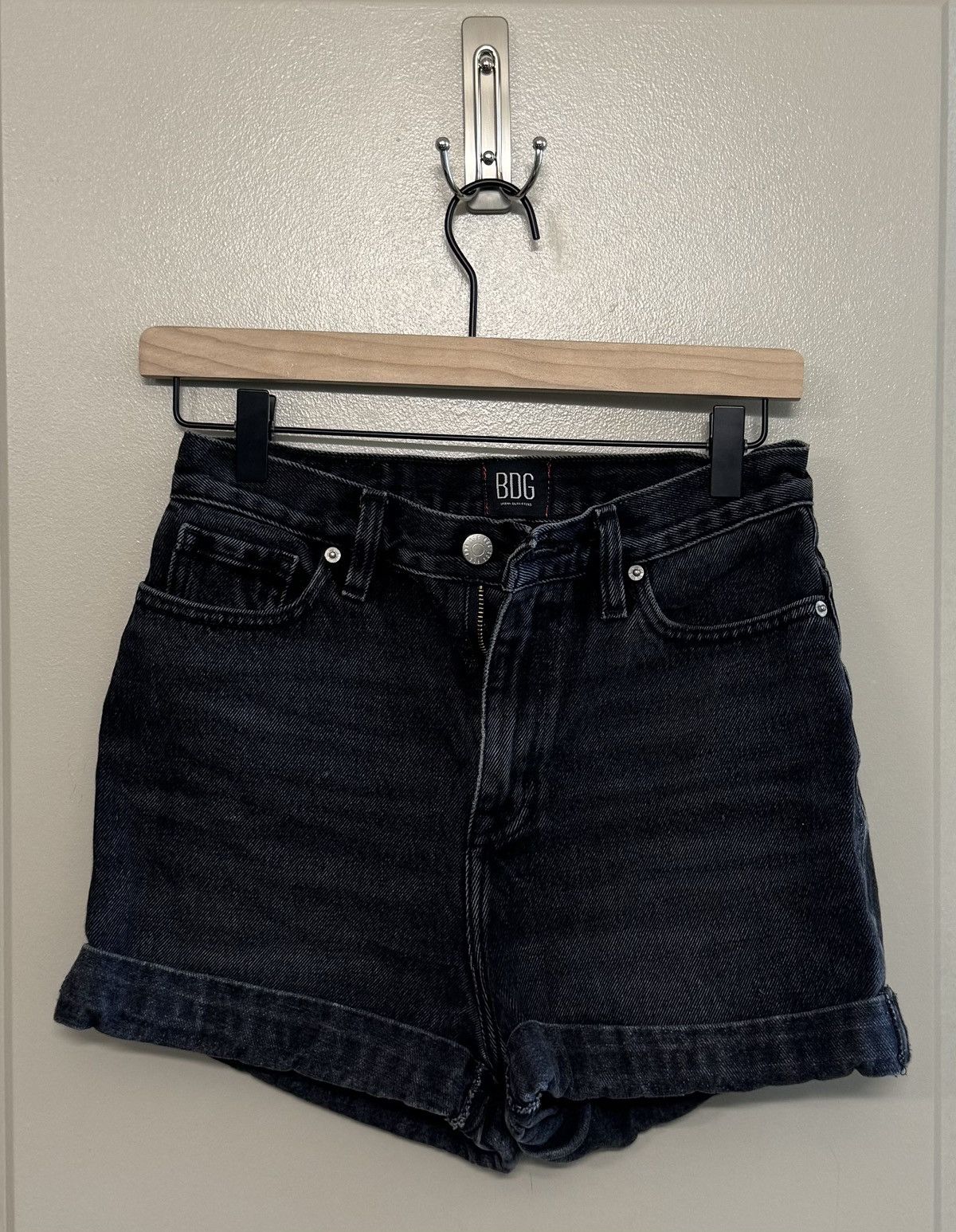 Bdg × Urban Outfitters Women’s high rise shorts Size 25" / US 0 / IT 36 - 1 Thumbnail