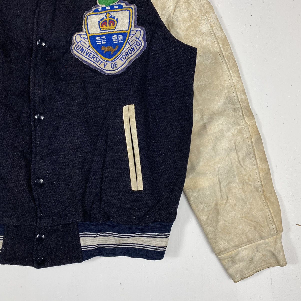 Vintage VINTAGE 70's UNIVERSITY OF TORONTO VARSITY LEATHER JACKET Size US M / EU 48-50 / 2 - 5 Thumbnail