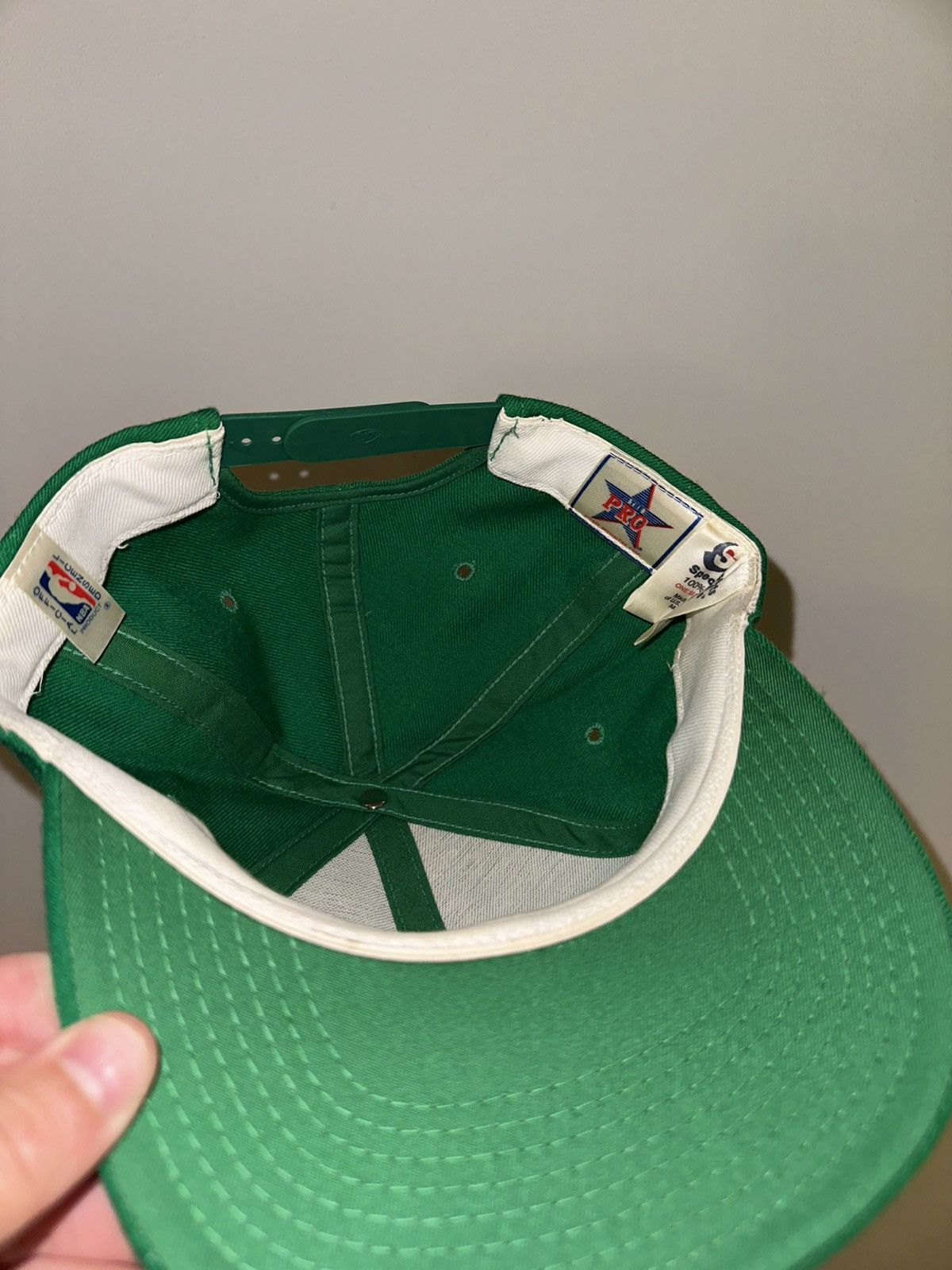 Sports Specialties × Vintage Vintage Boston Celtics Sport Specialties Snapback Hat Size ONE SIZE - 4 Thumbnail