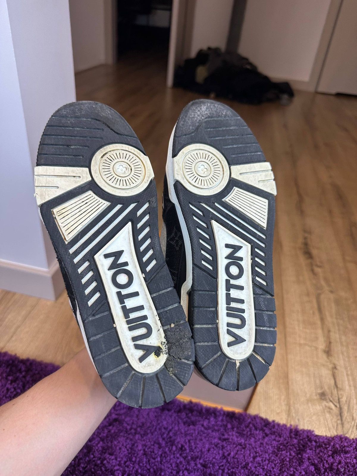Louis Vuitton Louis Vuitton Trainer Black and White Size US 9 / IT 39 - 3 Thumbnail