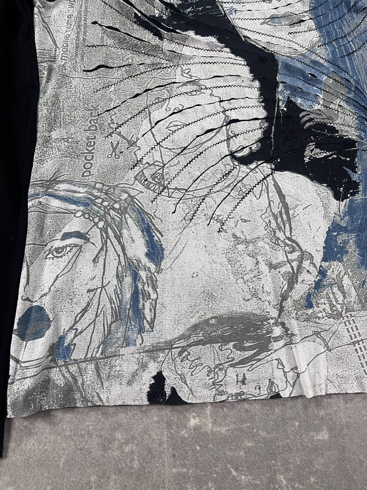 Just Cavalli 00s Cavalli Abstract Faces Painting Longsleeve 50 Size US M / EU 48-50 / 2 - 6 Thumbnail