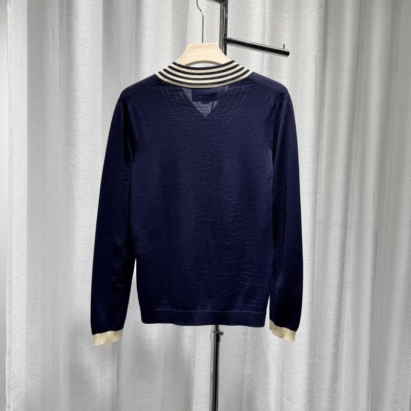 Gucci Gucci XS Wool Sweater Striped V-Neck Bee Size US XS / EU 42 / 0 - 2 Thumbnail