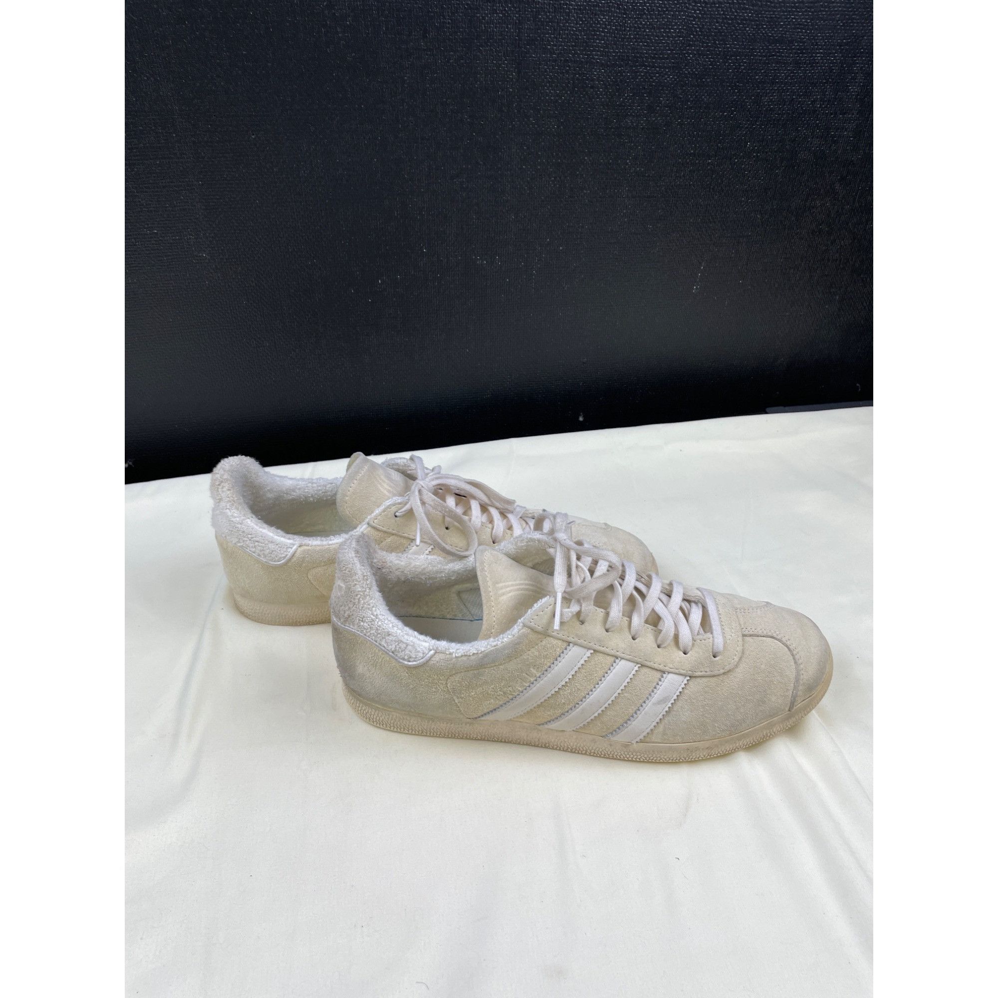 Adidas Adidas Men's Beige Suede Shoes/ Low top Sneakers Size 10 SKU Size US 10 / EU 43 - 3 Thumbnail
