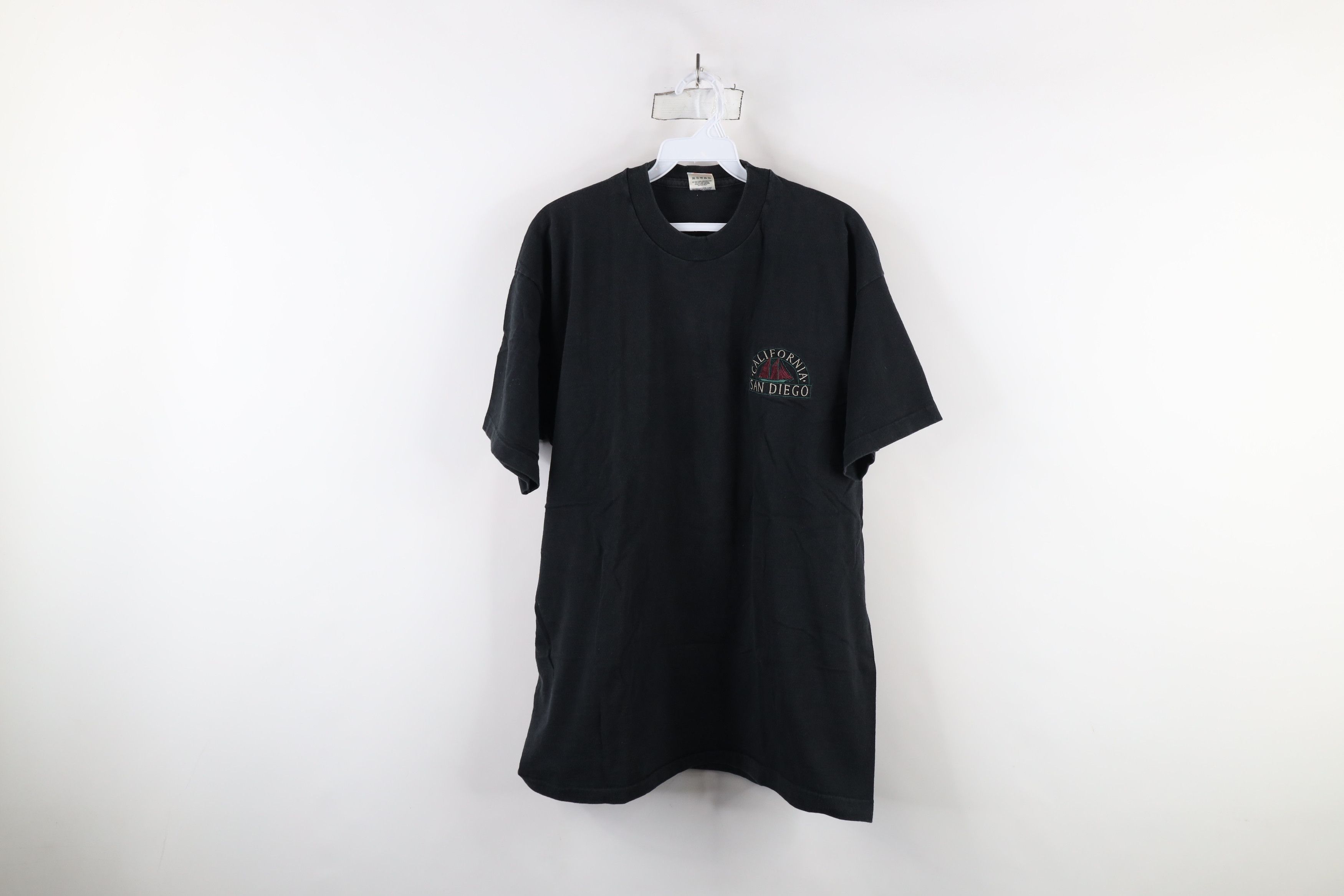 Vintage Vintage 90s Streetwear San Diego California T-Shirt USA Size US XL / EU 56 / 4 - 1 Thumbnail