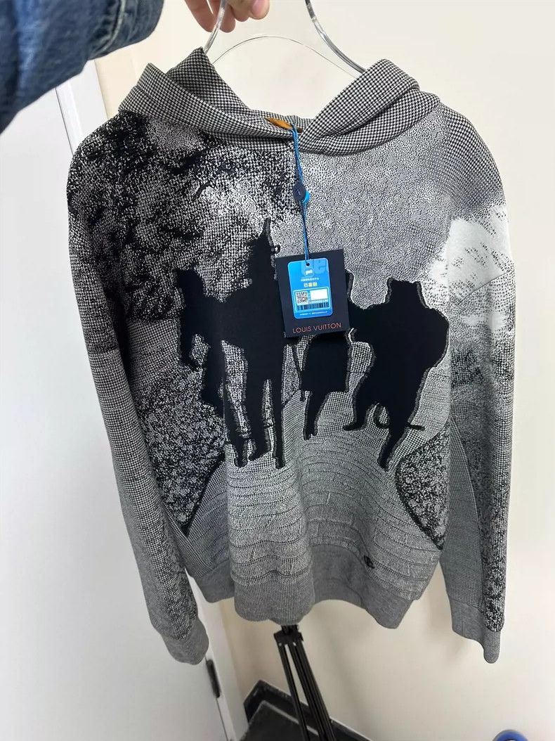 Louis Vuitton LOUIS VUITTON hoodie Size US S / EU 44-46 / 1 - 1 Thumbnail