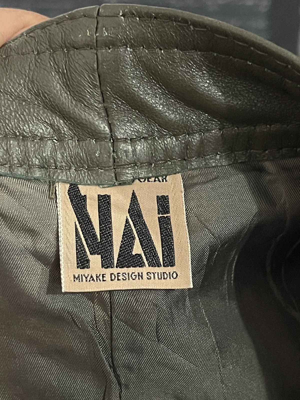 Hai Sporting Gear × Issey Miyake Vintage Issey Miyake Skirt Leather By Hai Sporting Gear Size 26" / US 2 / IT 38 - 9 Thumbnail