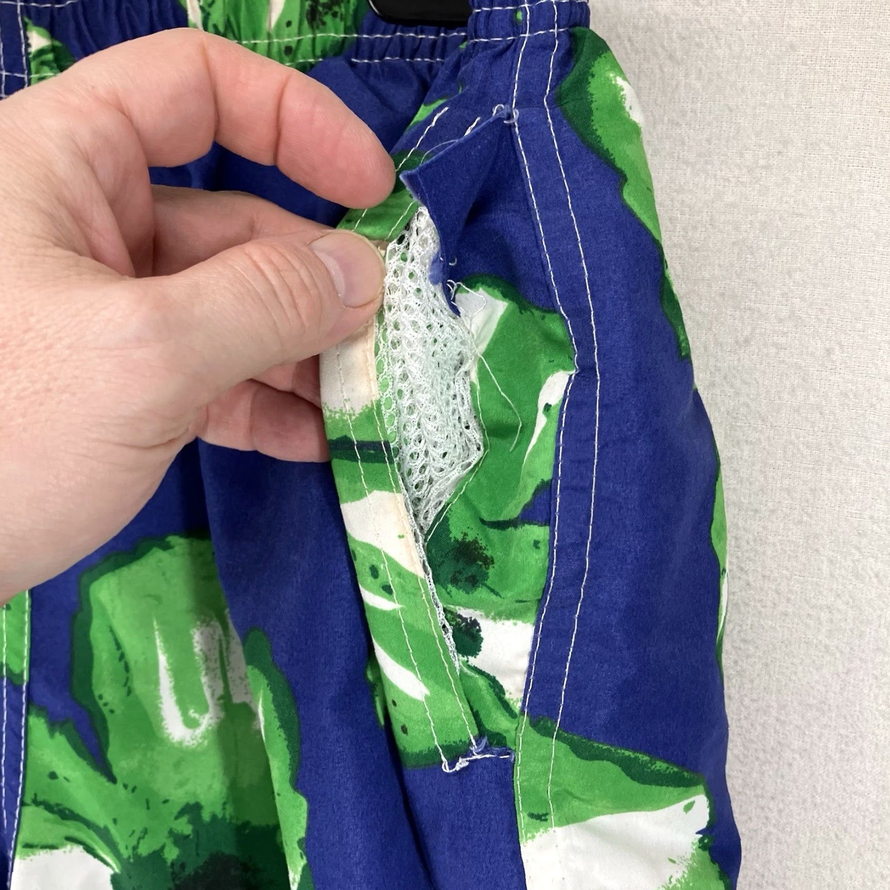 Vintage VINTAGE Banana Split Swim Trunks Mens L Blue Floral Hibiscus 80s Beach Hawaiian Lined Pockets Elastic Drawstring Size US 33 - 7 Thumbnail