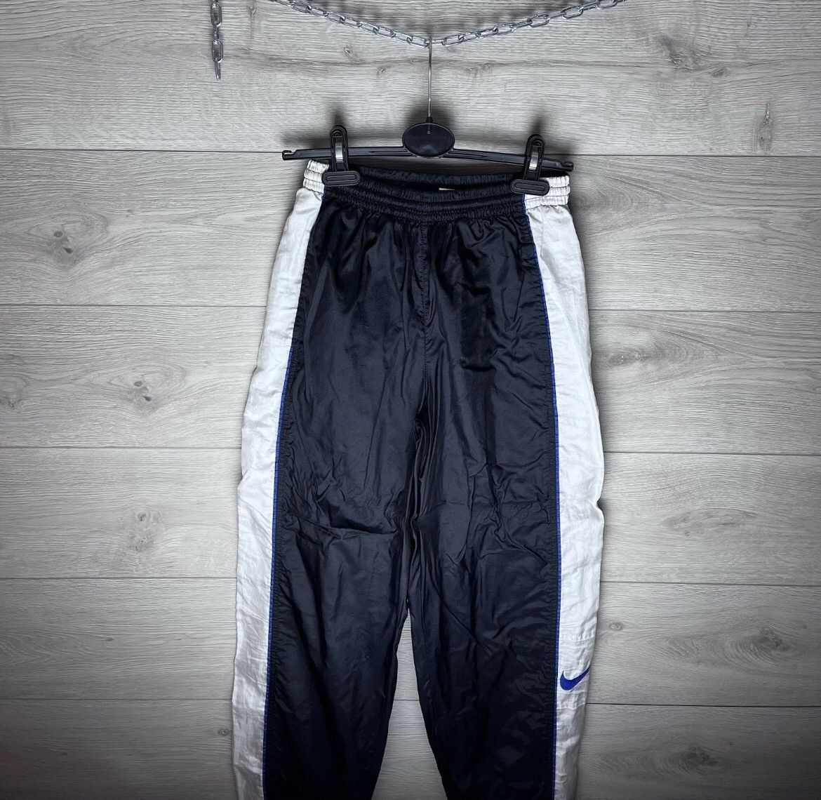 Nike Vintage Nike Nylon Pants Swoosh rare brand USA 🇺🇸 Size US 32 / EU 48 - 1 Thumbnail