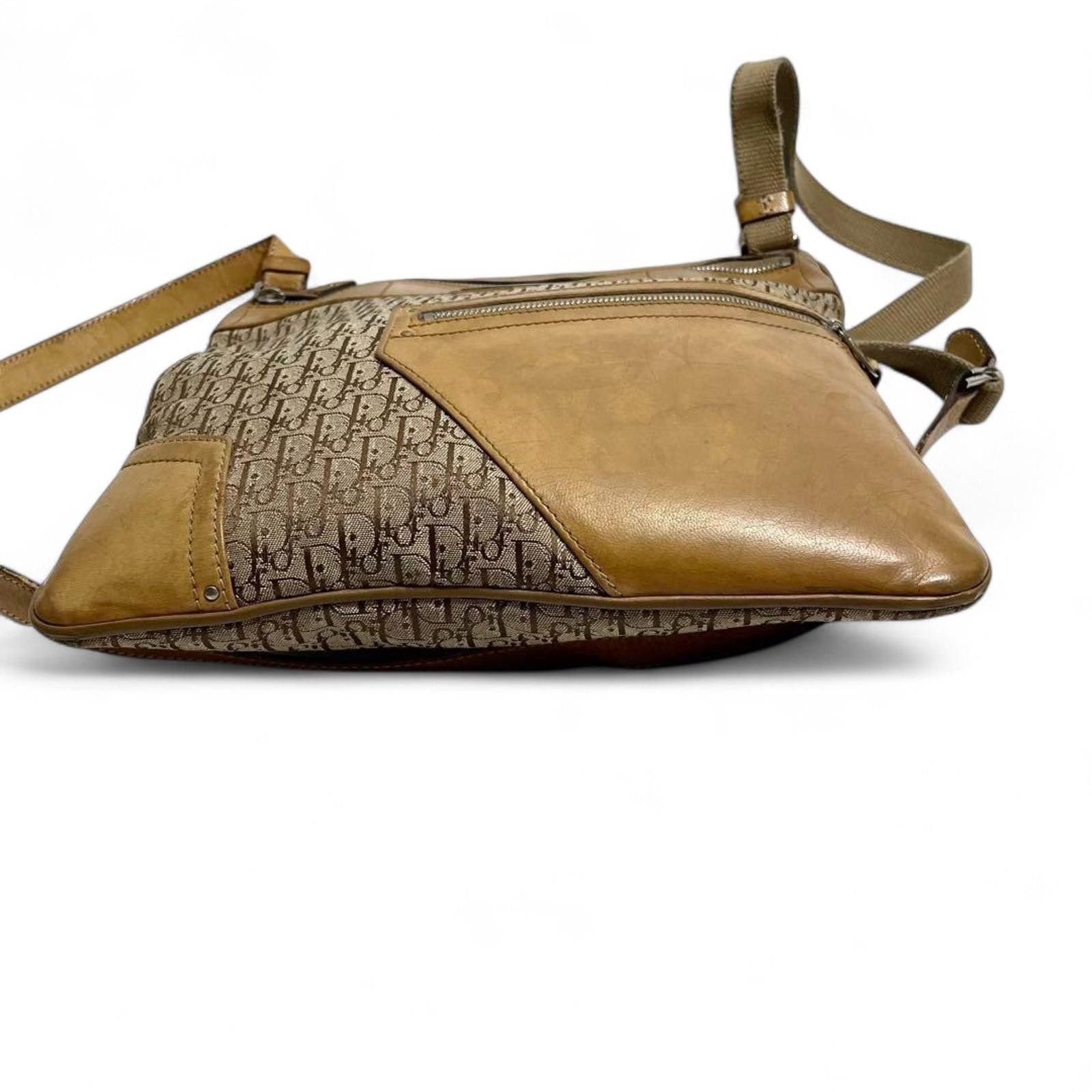 Dior Dior - Vintage Monogram Canvas and Leather Crossbody Bag Size ONE SIZE - 4 Thumbnail