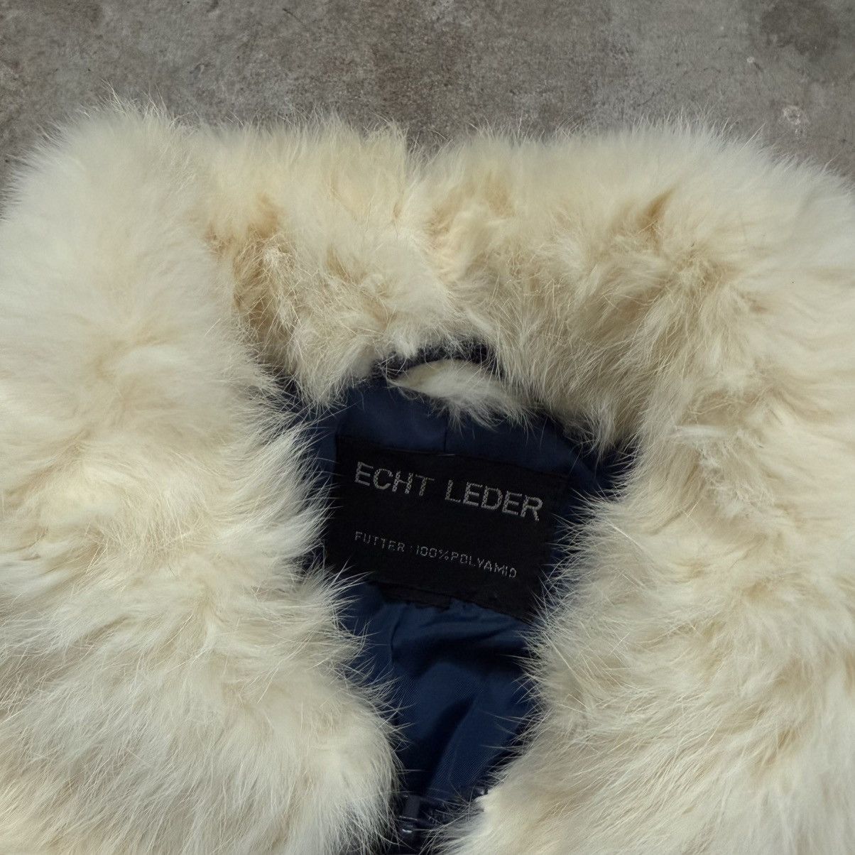 Le Grande Bleu (L.G.B.) Vintage Echt Leder Rabbit Fur Suede Navy Bomber Jacket Size XS / US 0-2 / IT 36-38 - 4 Thumbnail