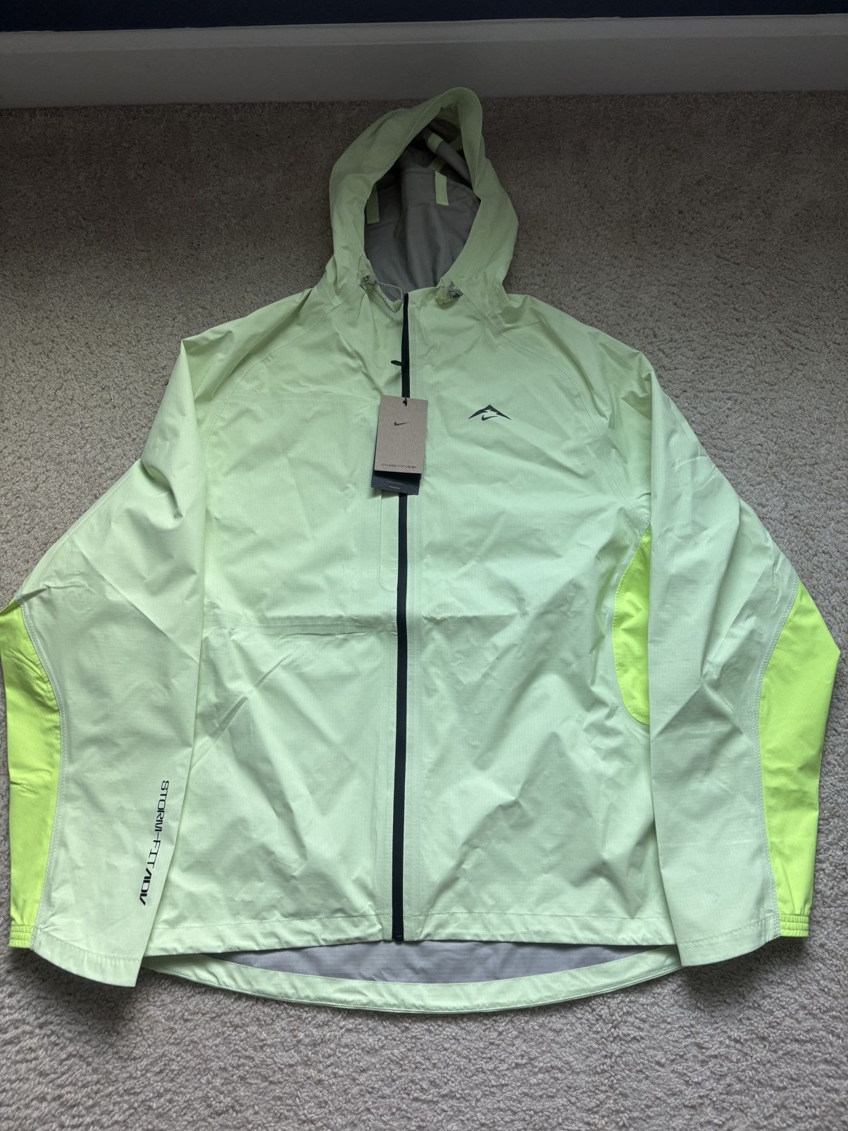 Nike Nike Cosmic Peaks Trail Storm-FIT ADV Running Jacket Mens XL Size US XL / EU 56 / 4 - 1 Thumbnail