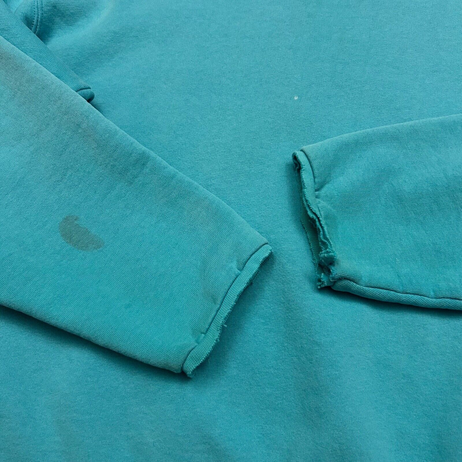 Vintage Vintage Thrashed Sweatshirt Blank Crewneck Pullover 80s Blue Size ONE SIZE - 3 Thumbnail
