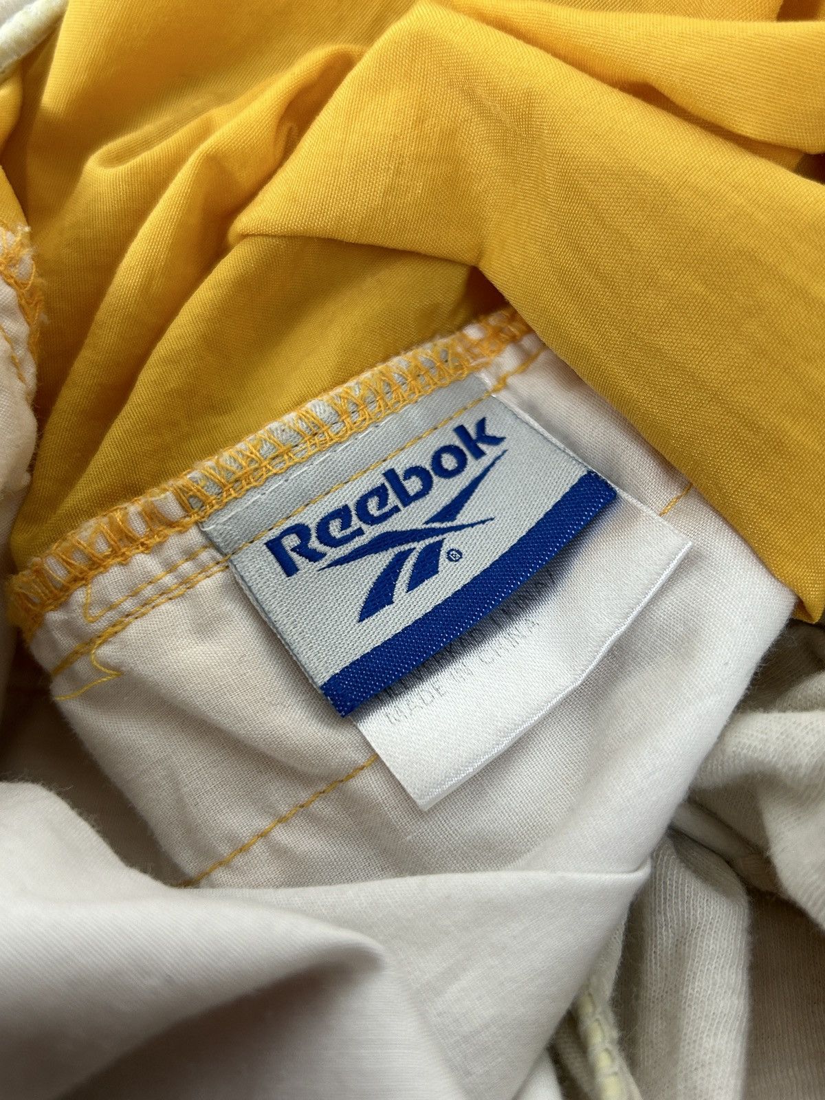 Reebok 90s Reebok IFK Goteborg 1998 Away Kit Soccer Shorts Size US 32 / EU 48 - 7 Thumbnail
