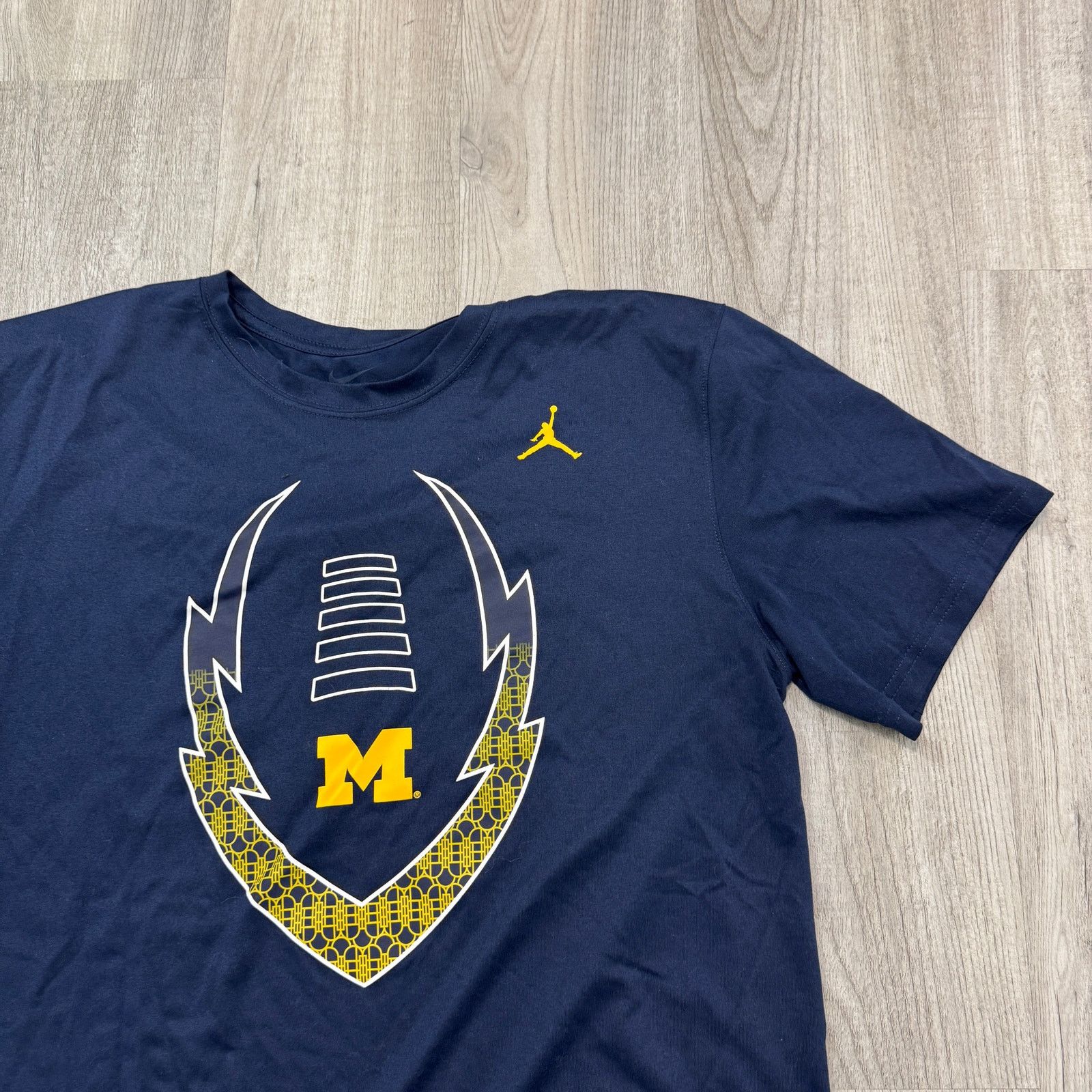 Jordan Brand Jordan Michigan Wolverines Shirt Men's Large Blue Yellow Size US L / EU 52-54 / 3 - 2 Thumbnail