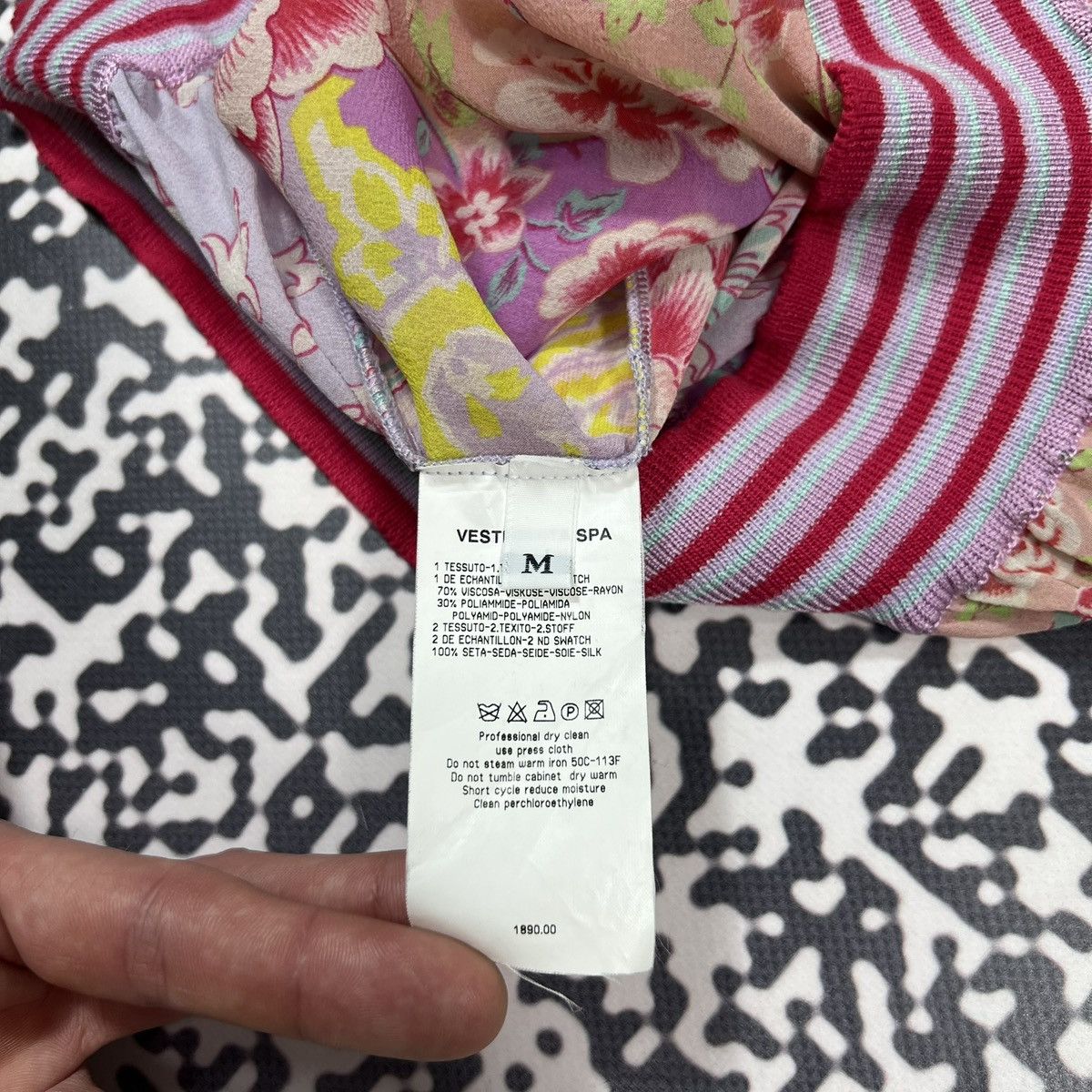 Emanuel Ungaro Vintage Y2K Emanuel Ungaro Paris Silk Floral Luxury Cardigan Size M / US 6-8 / IT 42-44 - 14 Thumbnail