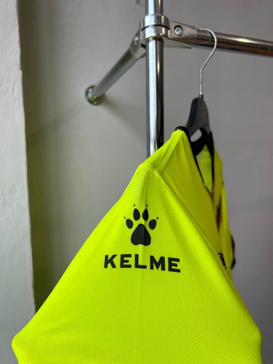 Sports Specialties 2017/18 TELSTAR KELME PLAYER ISSUED SOCCER JERSEY SHIRT SZ M Size US M / EU 48-50 / 2 - 7 Thumbnail