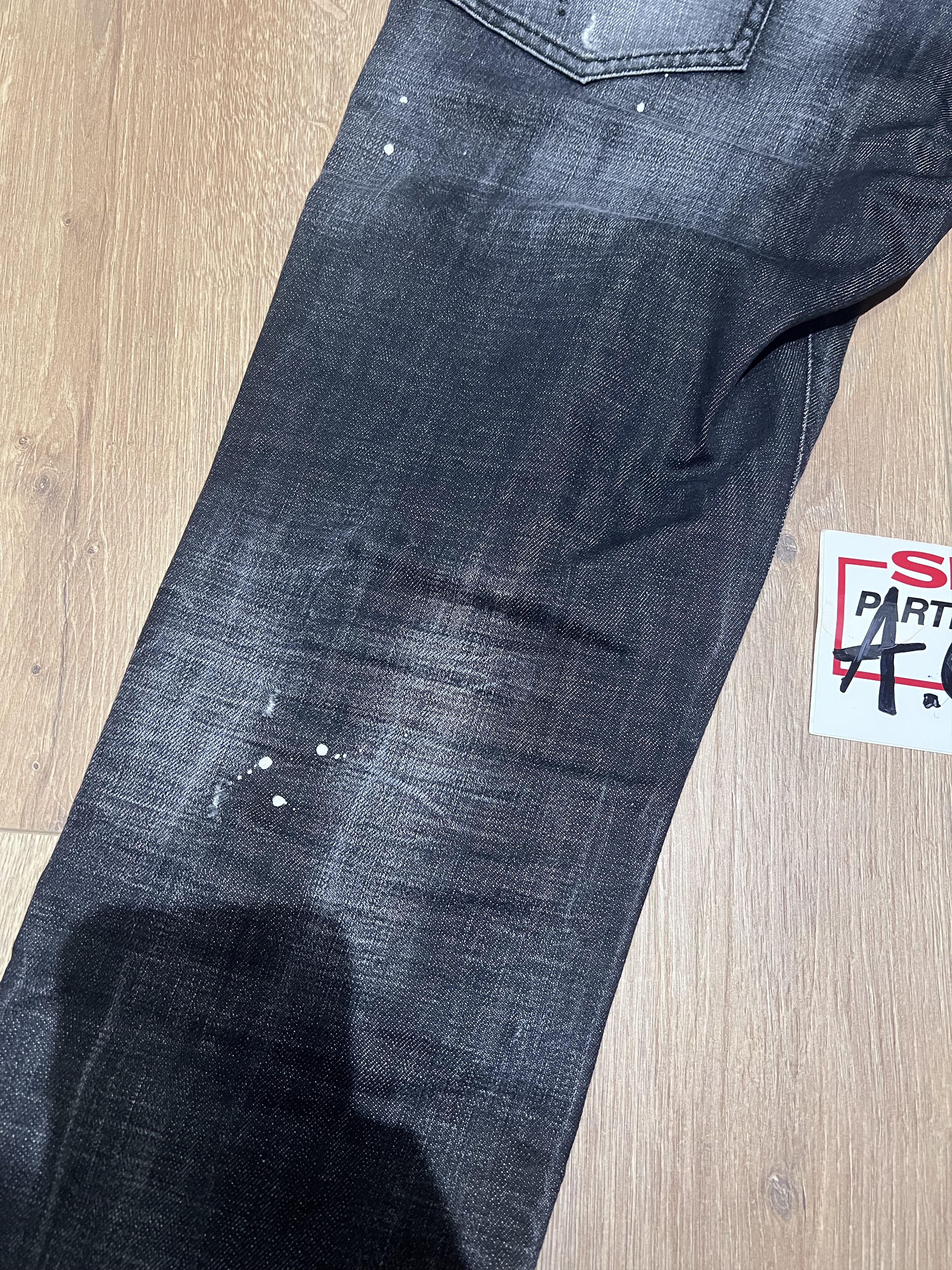 Dsquared2 DSQUARED2 DSQ2 S74LB1039 Skater Jean jeans pants tapered Size US 32 / EU 48 - 14 Thumbnail