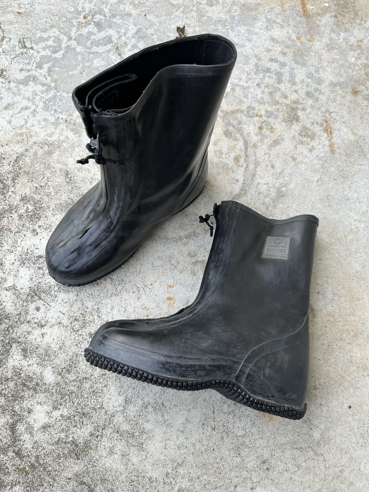 Bata 1980s German Rubber Bunny Snow Tractor Yeezy Overboot Size US 11.5 / EU 44-45 - 2 Thumbnail