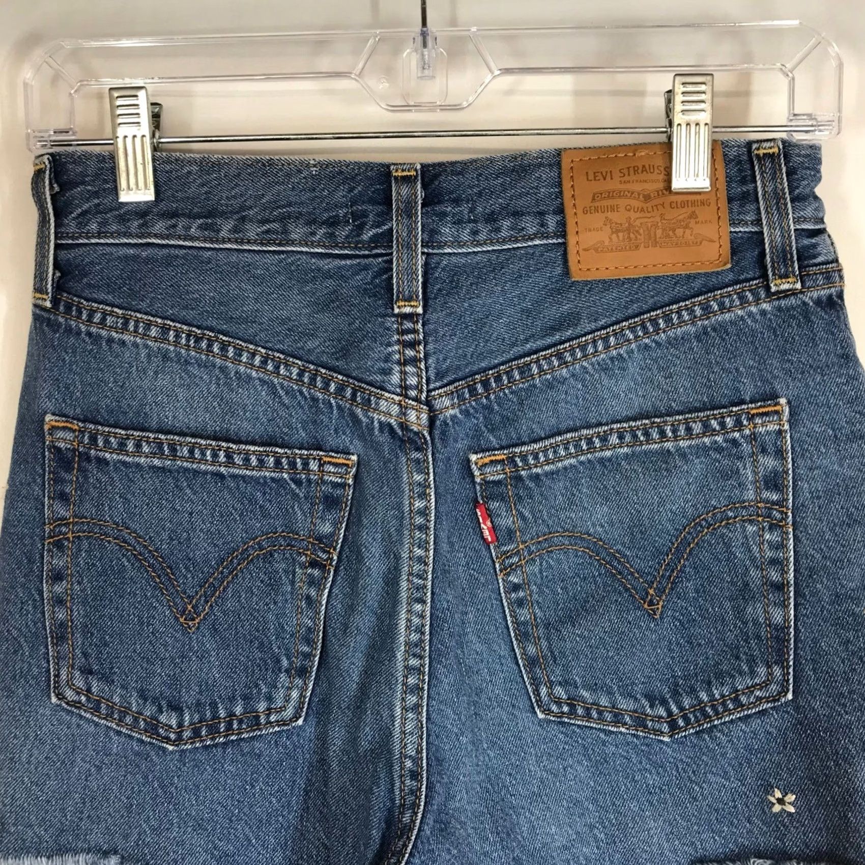 Levi's Levi's Ribcage Floral Embroidered Frayed Hem Blue Denim Shorts Women's Size 26 Size 26" / US 2 / IT 38 - 5 Thumbnail
