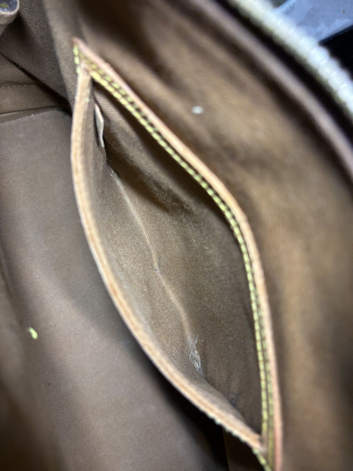 Louis Vuitton (very worn) Louis Vuitton Alma Size ONE SIZE - 15 Thumbnail