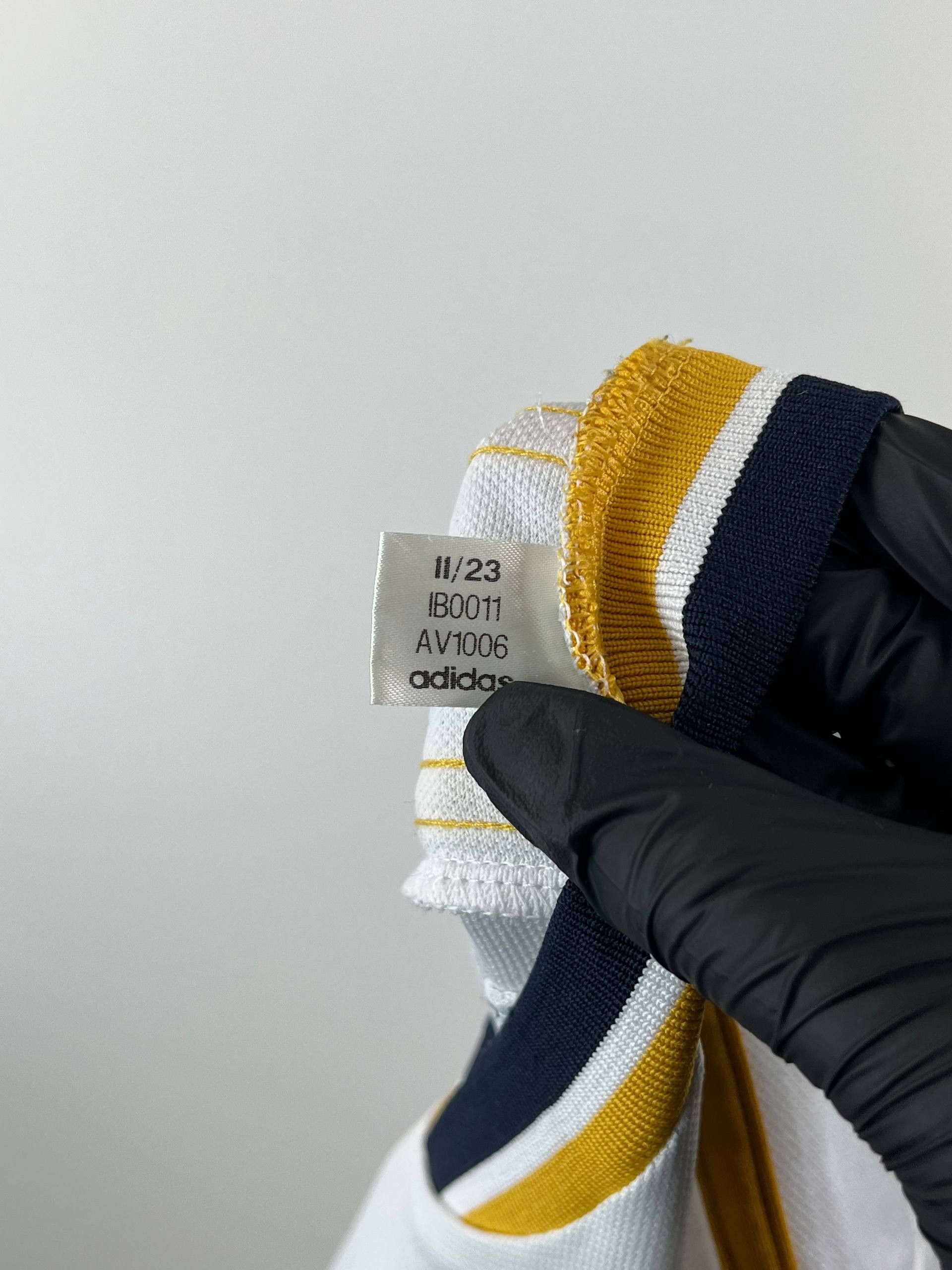 Adidas Real Madrid Jersey Home Football 2023-24 Adidas Boys Sz XS Size US XXS / EU 40 - 3 Thumbnail