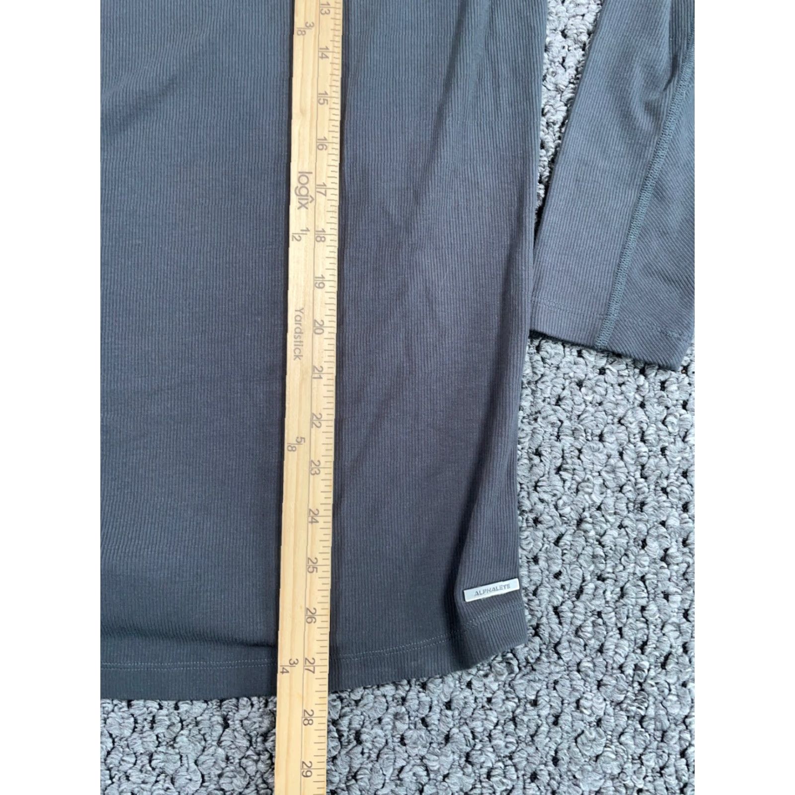 Vintage VINTAGE Alphalete Men’s T-Shirt Adult Medium Gym Long Sleeve Crew Neck Dark Gray Sports Size US M / EU 48-50 / 2 - 6 Thumbnail