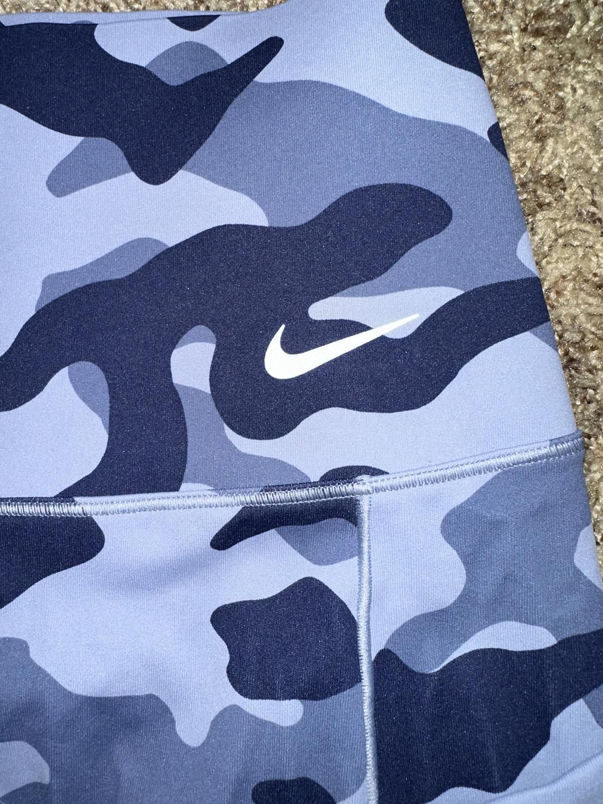 Nike Nike Women's Universa Medium-Support High-Waisted 7/8 Camo Leggings with Pockets Size 28" / US 6 / IT 42 - 4 Thumbnail