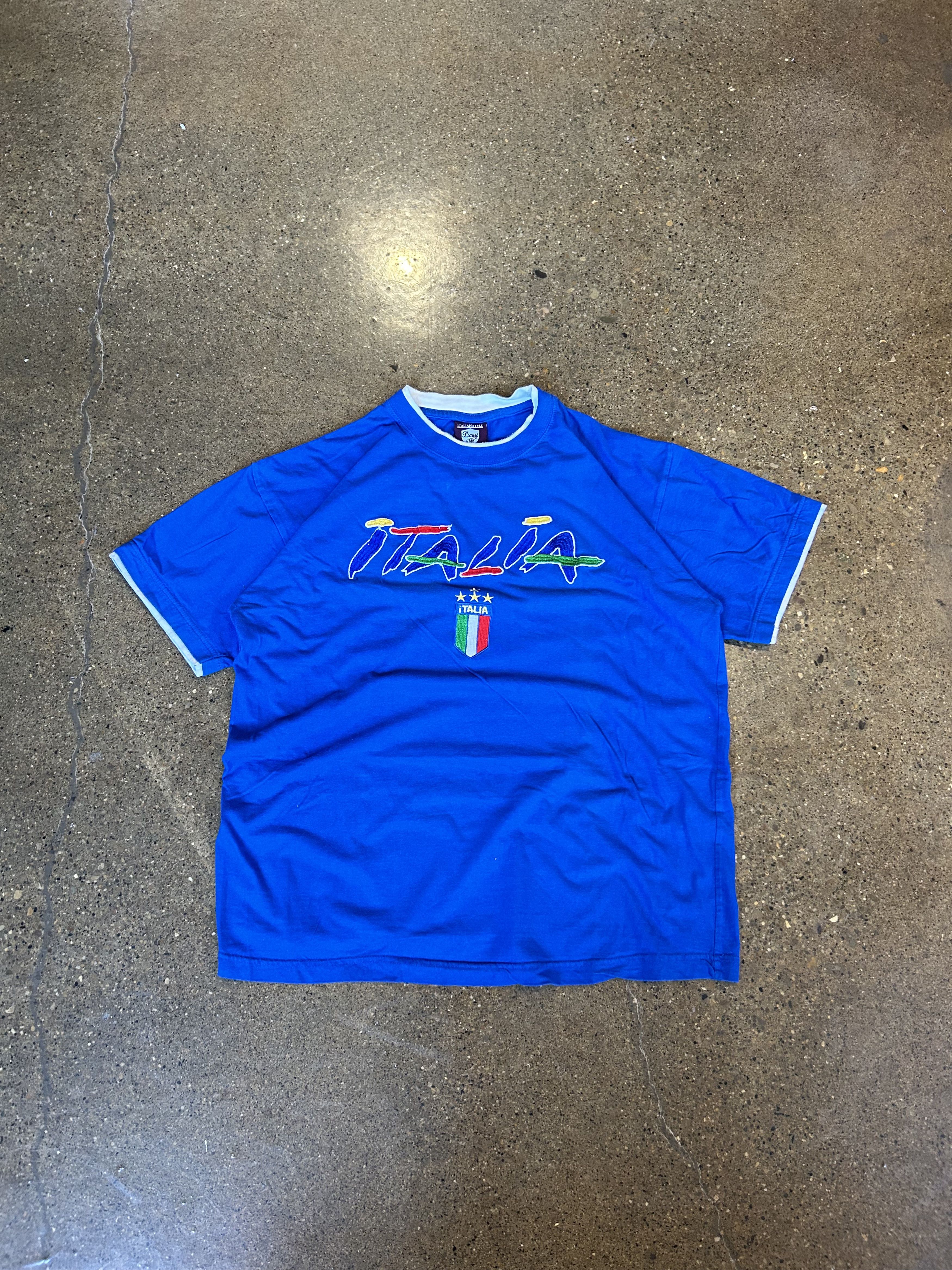 Vintage Vintage 90s Italy Embroidered Retro Soccer T Shirt L Size US L / EU 52-54 / 3 - 1 Thumbnail