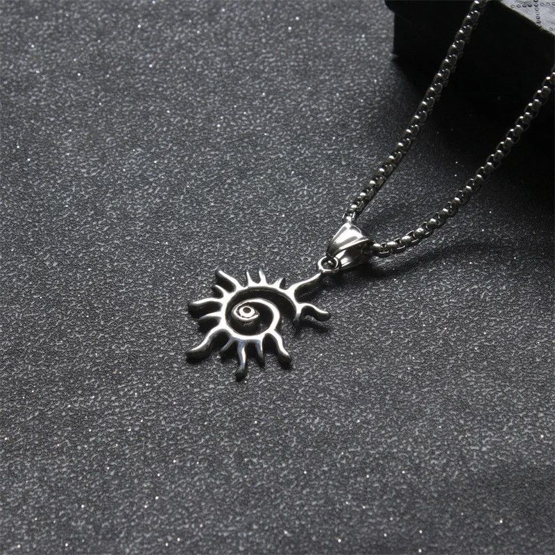 Japanese Brand × Vintage Sun Pendant Necklace Size ONE SIZE - 4 Thumbnail