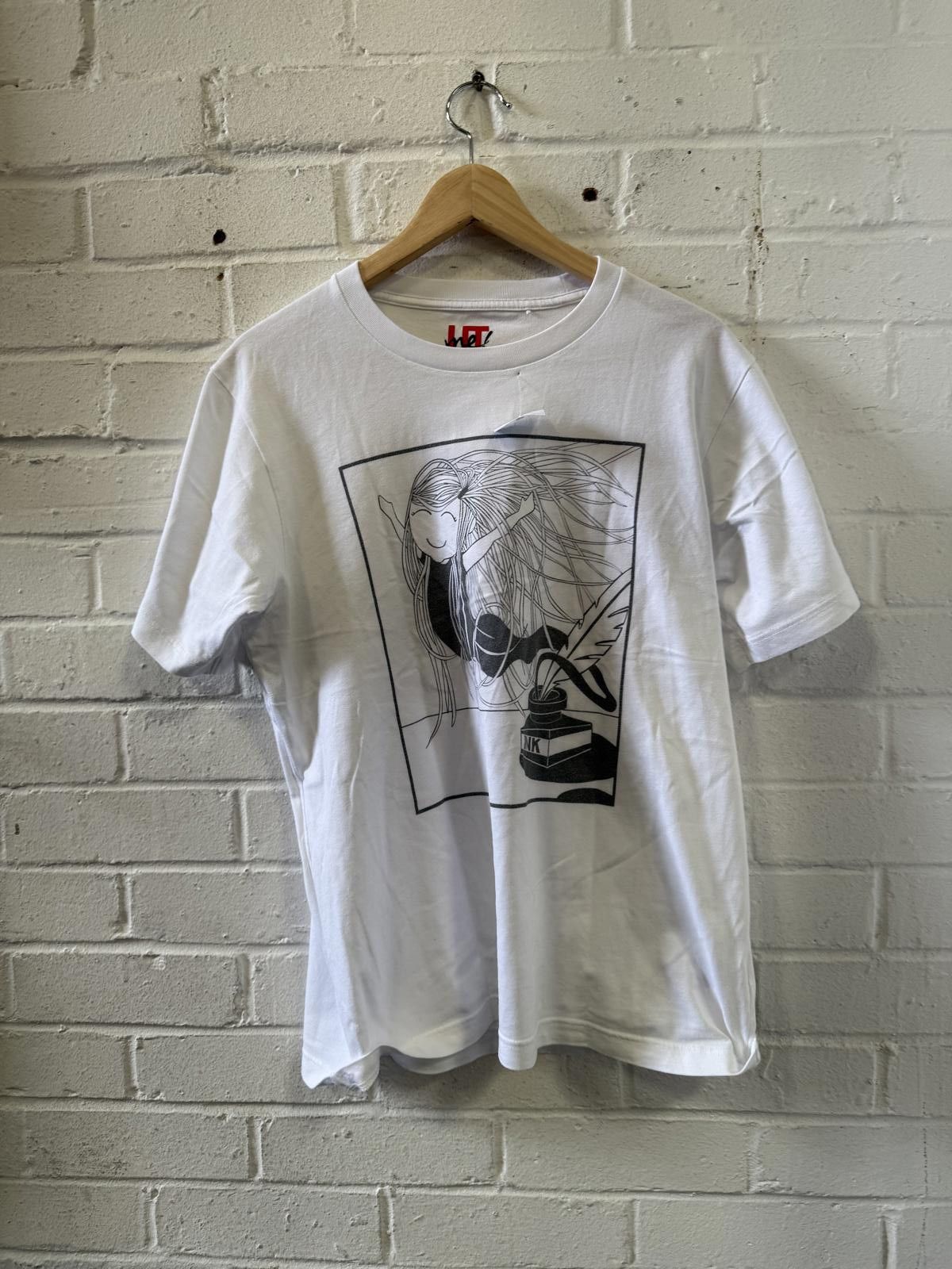 Designer Uniqlo UT White Graphic T-Shirt Size US M / EU 48-50 / 2 - 1 Thumbnail