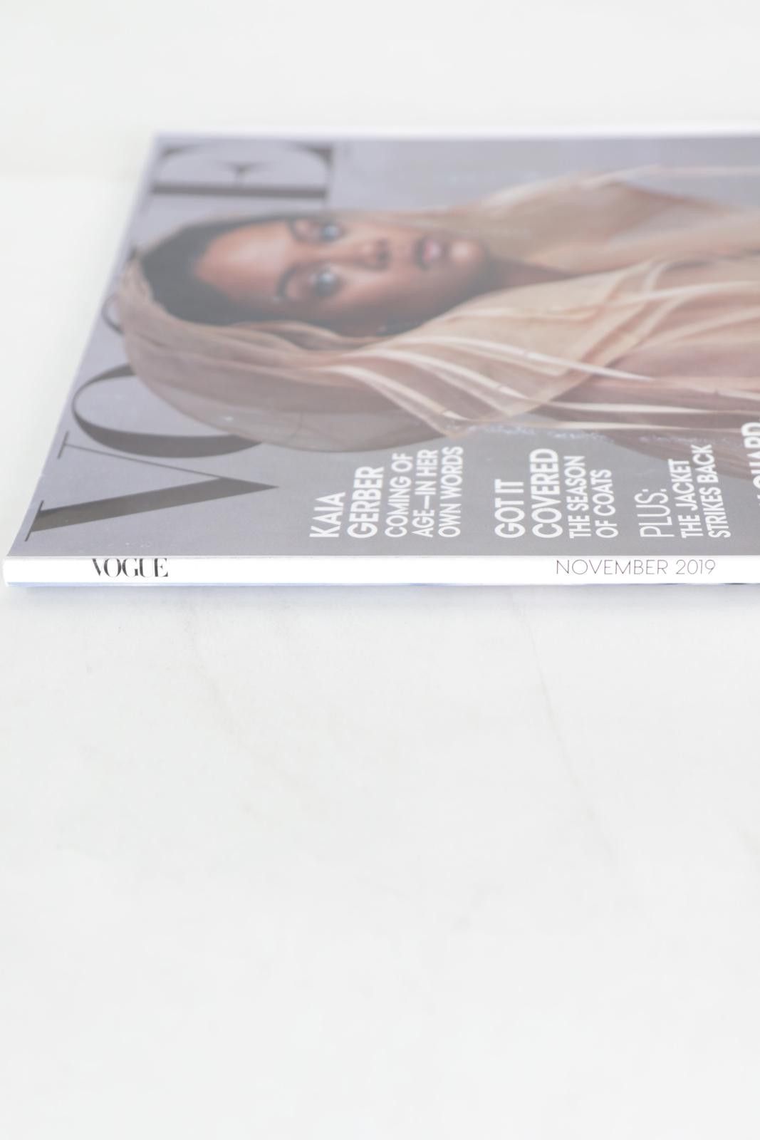 Vogue 2019' Vogue November Rihanna Magazine Size ONE SIZE - 3 Thumbnail