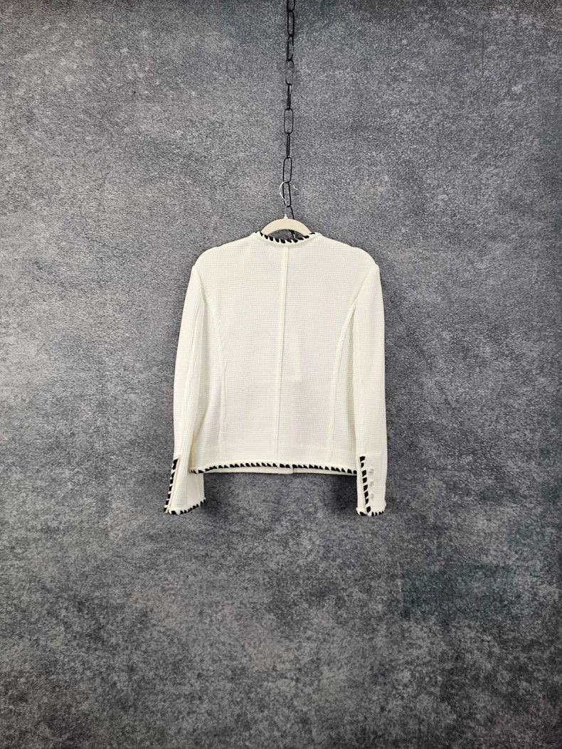Chanel Chanel Solid color round-neck jacket Size XS / US 0-2 / IT 36-38 - 2 Thumbnail
