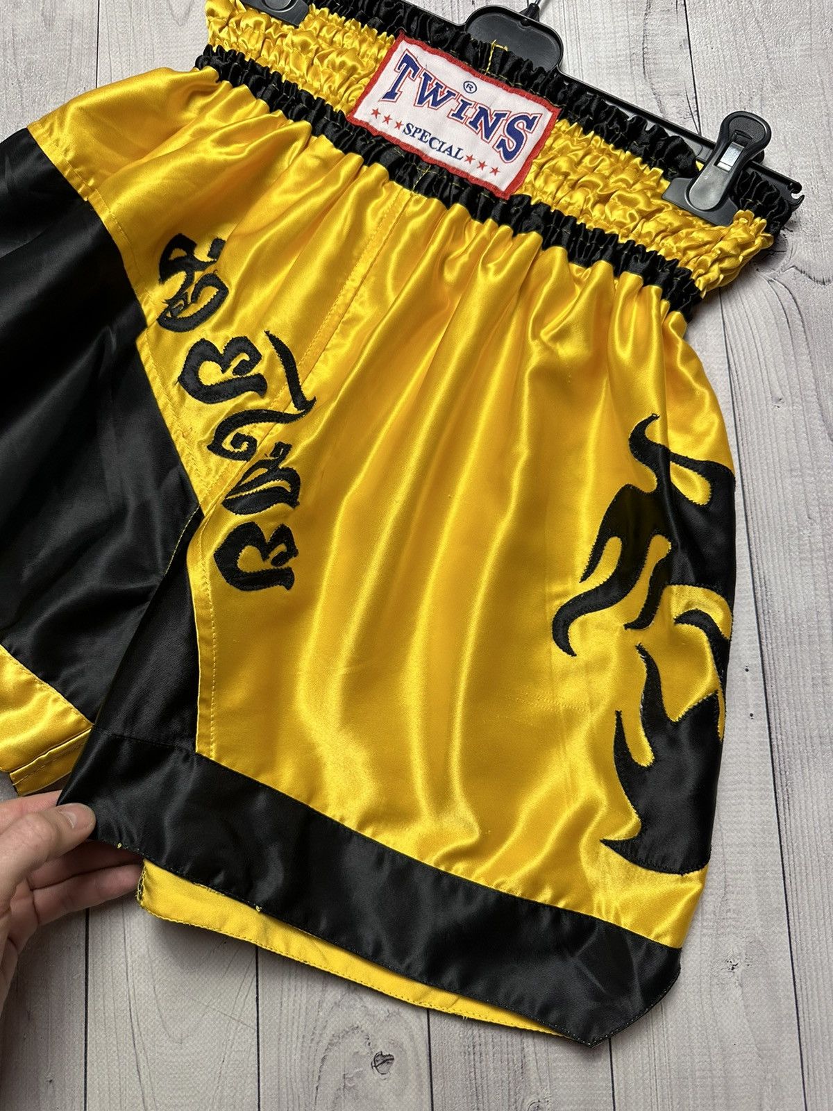 Other × Vintage Vintage Muay Thai Boxing shorts Twins size L yellow Size US 34 / EU 50 - 2 Thumbnail