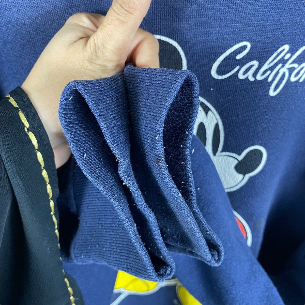 Mickey Mouse × Vintage Vintage 90's MICKEY MOUSE California Faded Crewneck Size US L / EU 52-54 / 3 - 4 Thumbnail