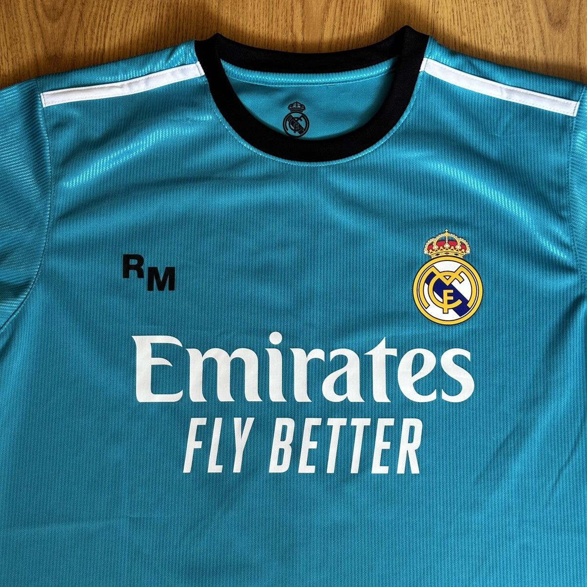 Other Real Madrid 9 Benzema Jersey Football Soccer Shirt Size US S / EU 44-46 / 1 - 2 Thumbnail
