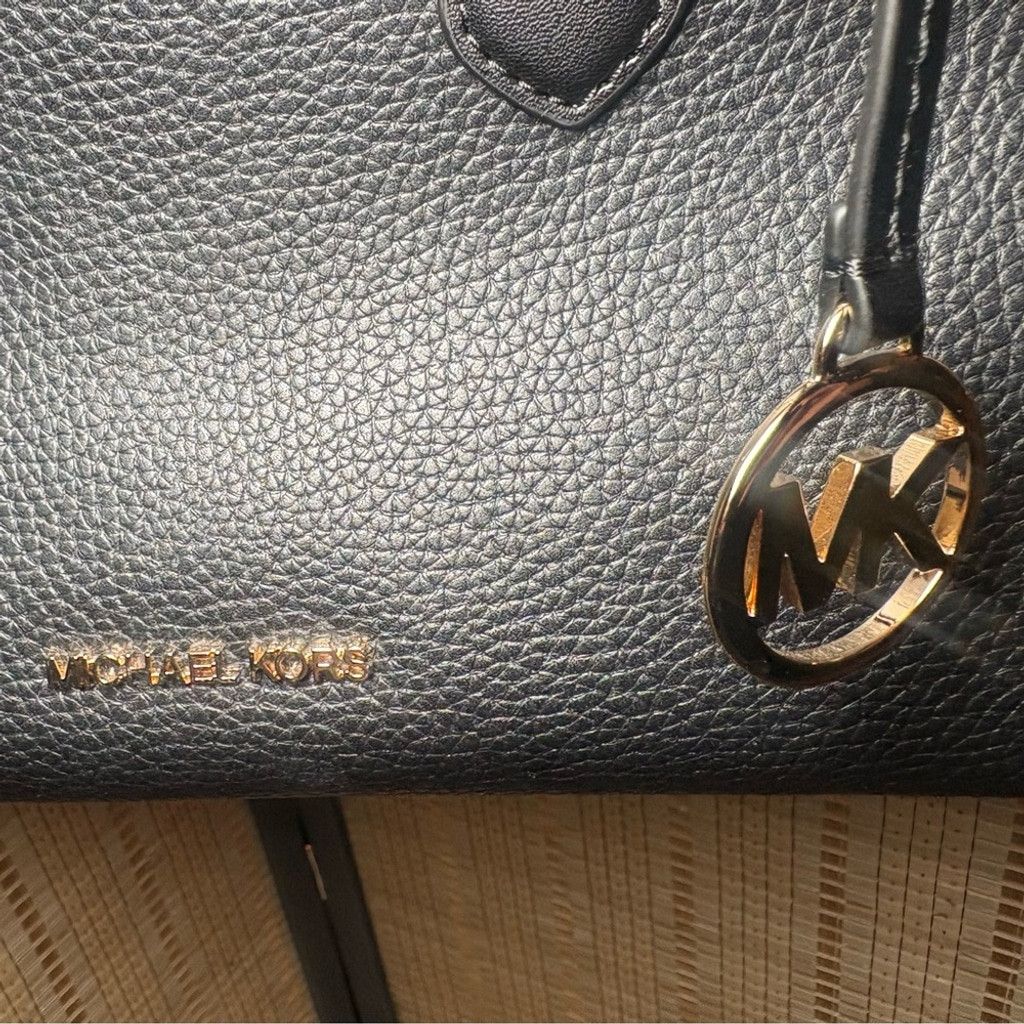 Michael Kors Michael Kors Kiri Small Dome Satchel in Black Size ONE SIZE - 4 Thumbnail