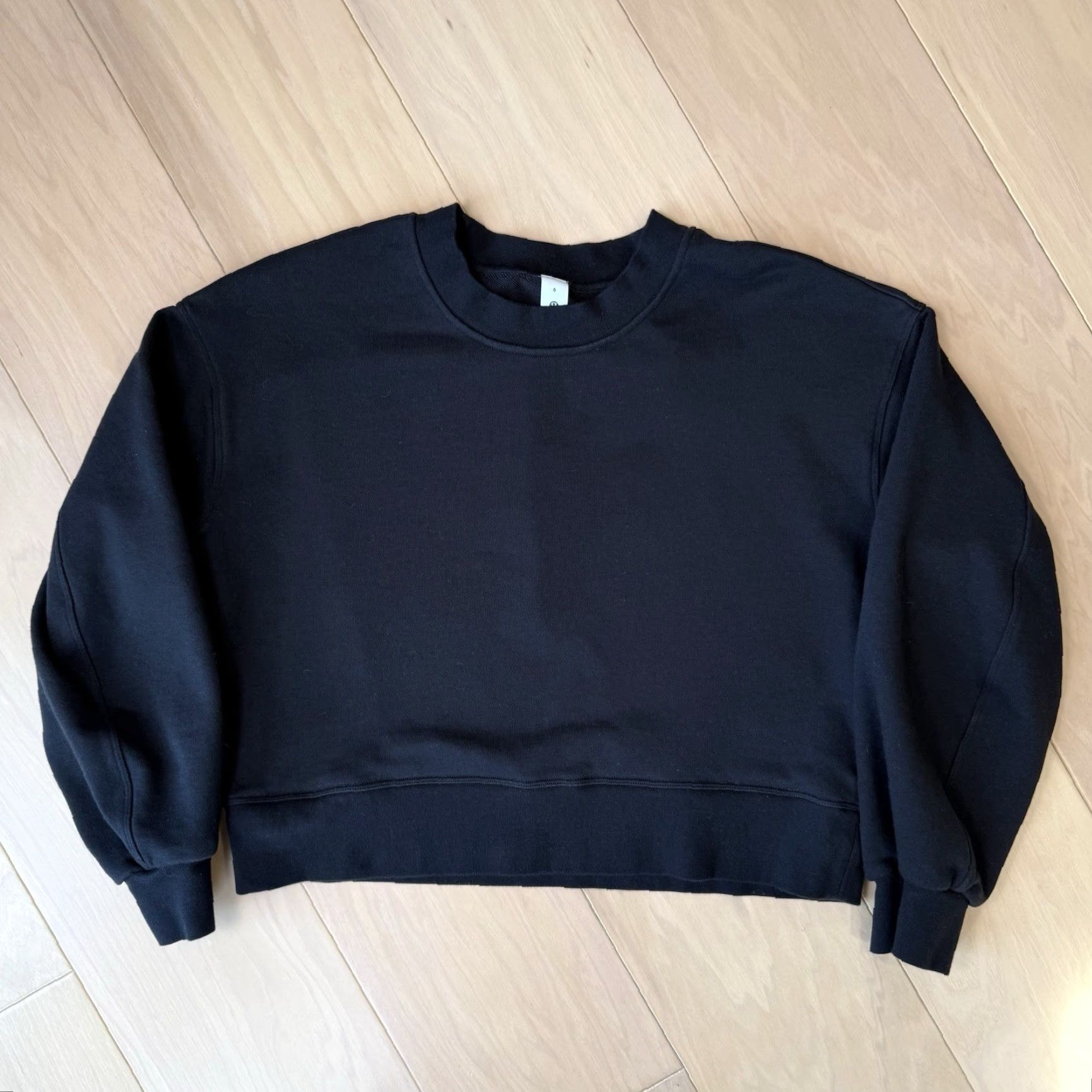 Lululemon Lululemon Sweatshirt Women's 6 Black Cropped Fleece Pullover Athleisure Yoga Shirt Ladies Pullovers Cropped Black Size M / US 6-8 / IT 42-44 - 3 Thumbnail