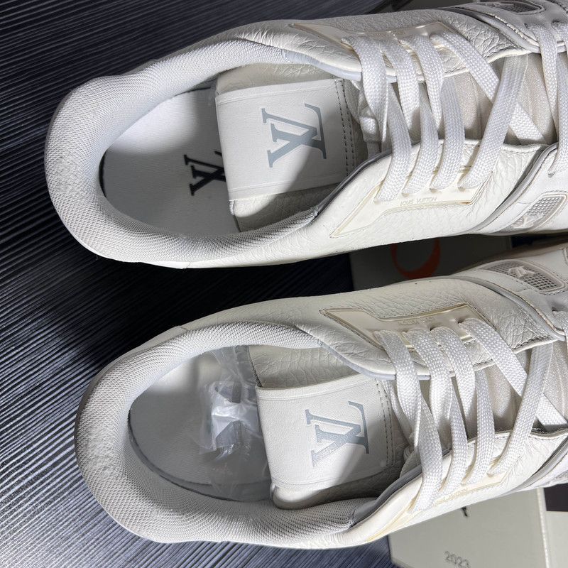 Louis Vuitton Louis Vuitton Trainer Low Top Fashion Sneakers - Size US 10.5 / EU 43-44 - 4 Thumbnail