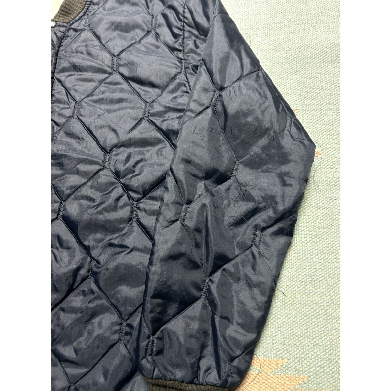 Vintage VINTAGE 1960s diamond quilted jacket navy blue full zip nylon men’s small Quilted Jacket Navy Blue Mens Small Size US S / EU 44-46 / 1 - 3 Thumbnail