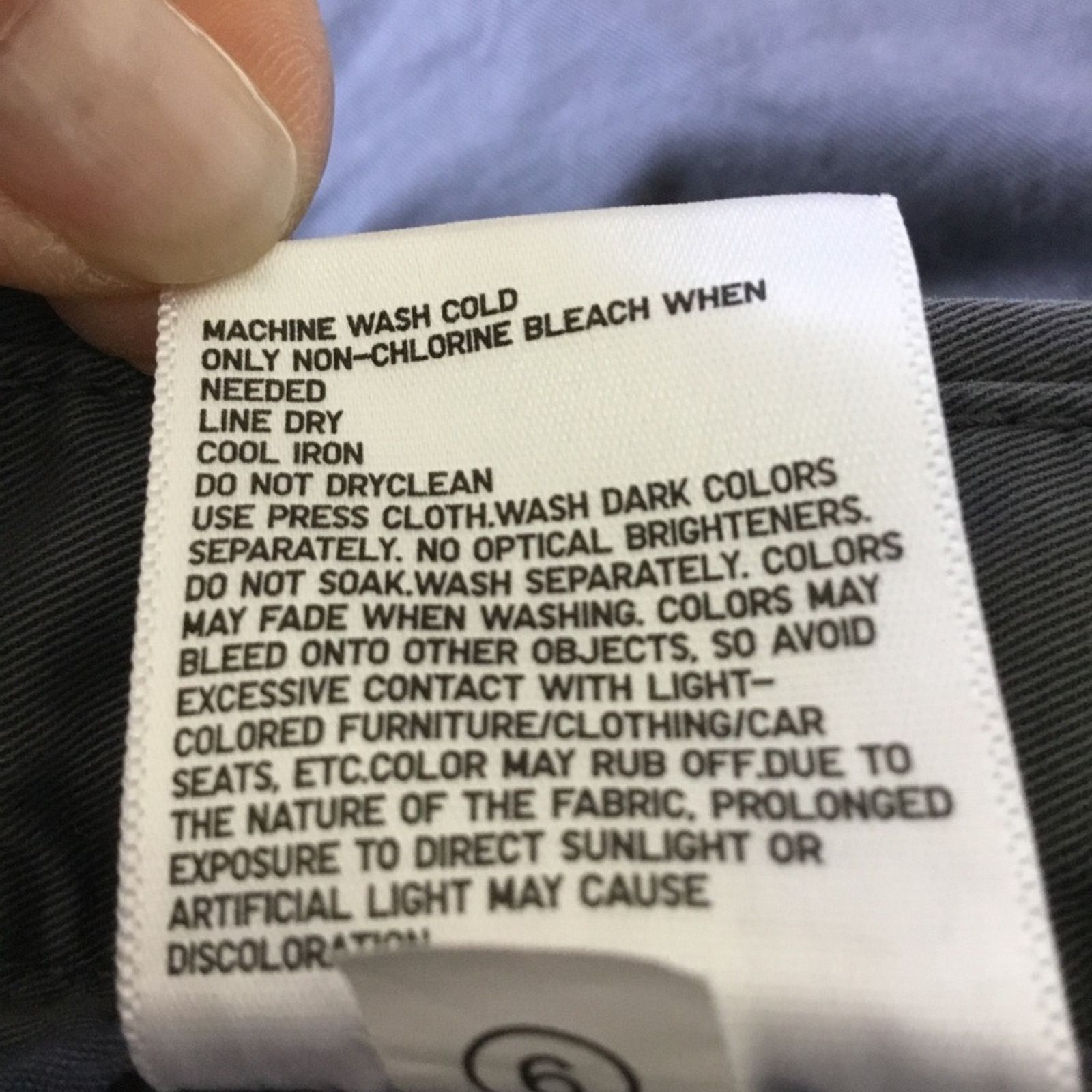 Uniqlo Uniqlo Men's Charcoal Gray Flat-Front Shorts Size US 28 / EU 44 - 9 Thumbnail