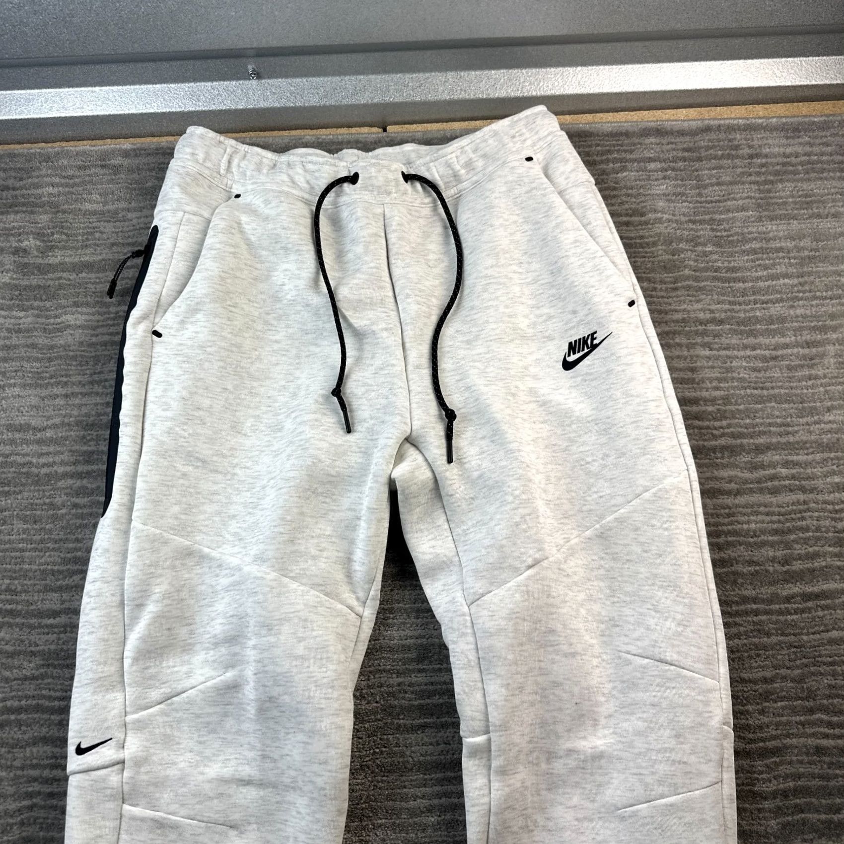 Nike Nike Tech Fleece Pants Jogger Mens Large Gray Slim Pockets Adjustable Waist Sweatpants Size US 33 - 3 Thumbnail