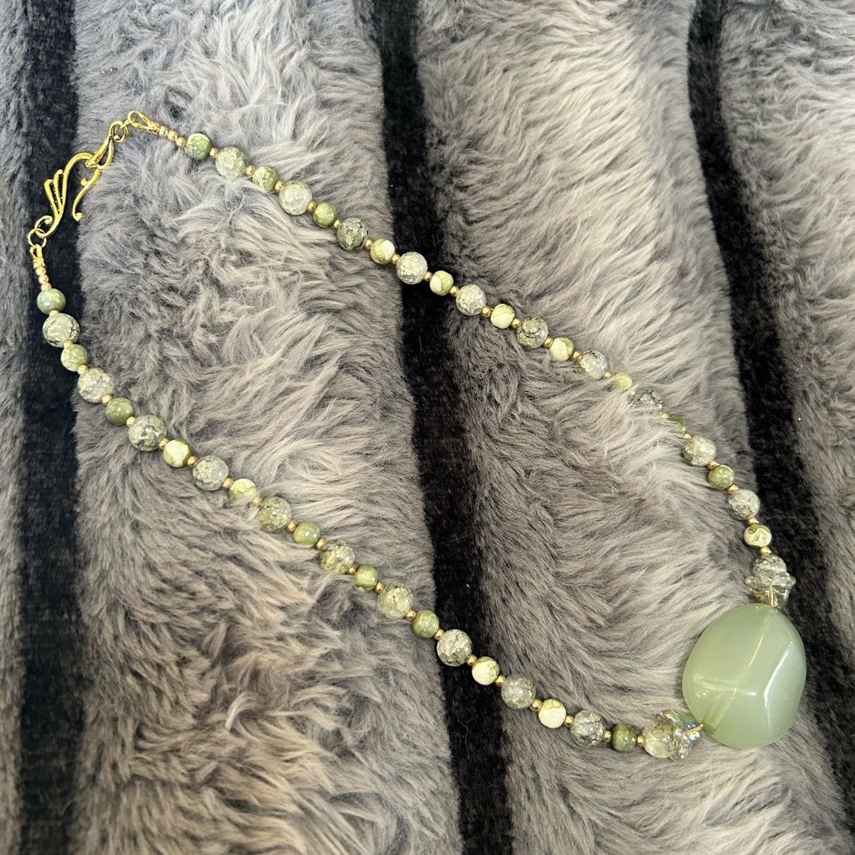 Handmade Handcrafted green tone art glass bead necklace Size ONE SIZE - 9 Thumbnail
